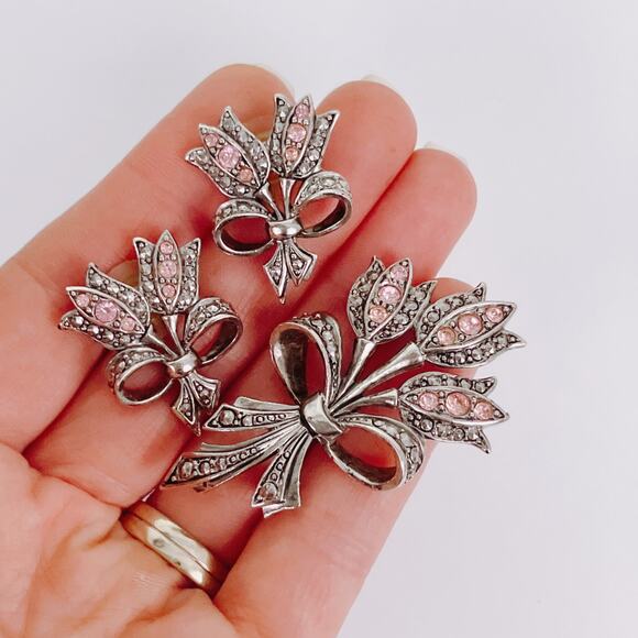 VTG Signed Avon Tulip Brooch Earrings Set Pink Rhinestone Silver Tone Marcasite - Picture 2 of 13